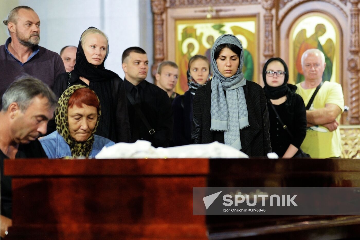 Paying last respects to world and Europe powerlifting champion Andrei Drachev in Khabarovsk