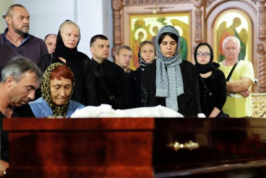 Paying last respects to world and Europe powerlifting champion Andrei Drachev in Khabarovsk