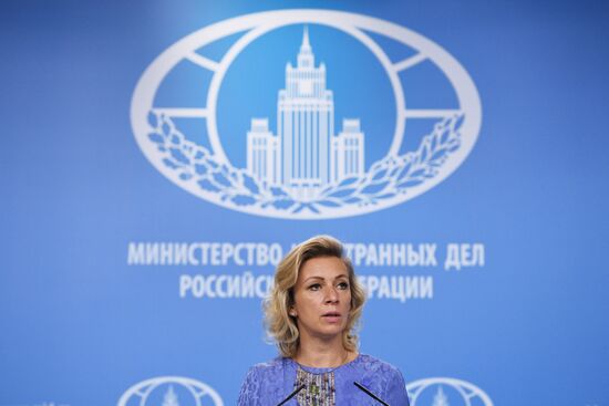 Briefing da representante oficial do MRE da Rússia, Maria