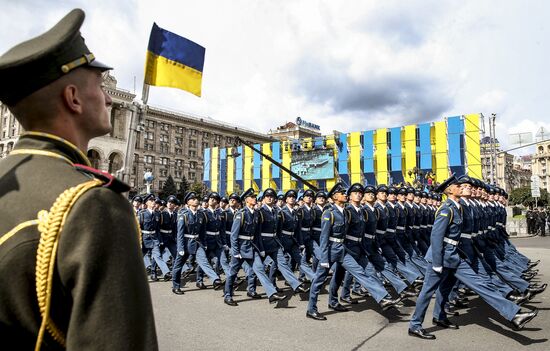 Parade to mark Independence Day in Kiev