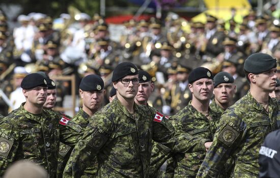 Parade to mark Independence Day in Kiev