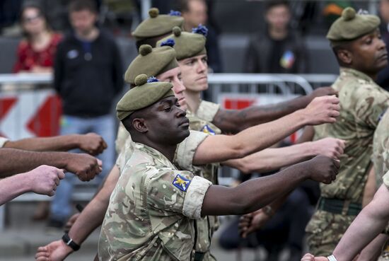 Parade to mark Independence Day in Kiev