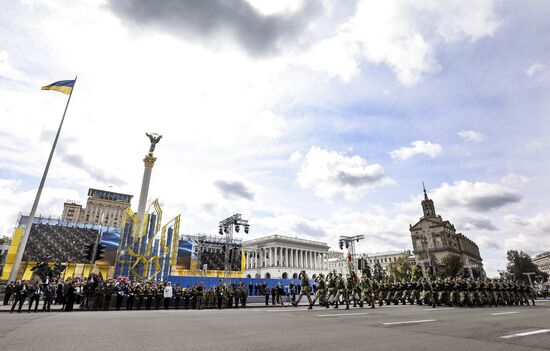 Parade to mark Independence Day in Kiev