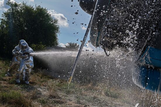 Russian Emergencies Ministry holds drills in Crimea
