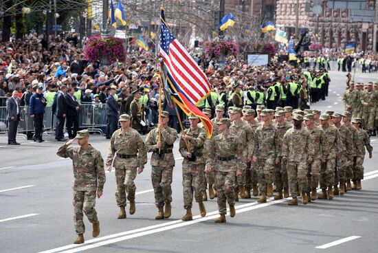 Parade to mark Independence Day in Kiev