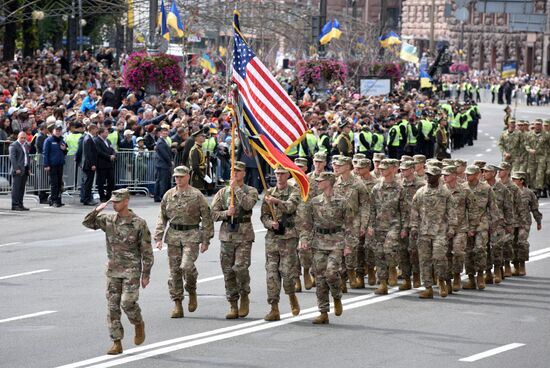 Parade to mark Independence Day in Kiev
