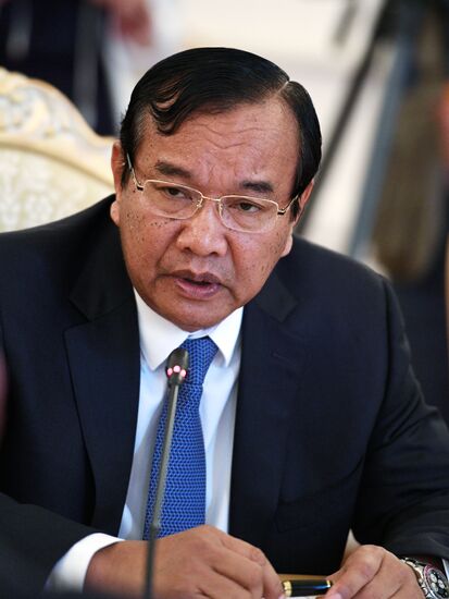 Russian Foreign Minister Sergei Lavrov meets with Cambodian Foreign Minister Prak Sokhonn