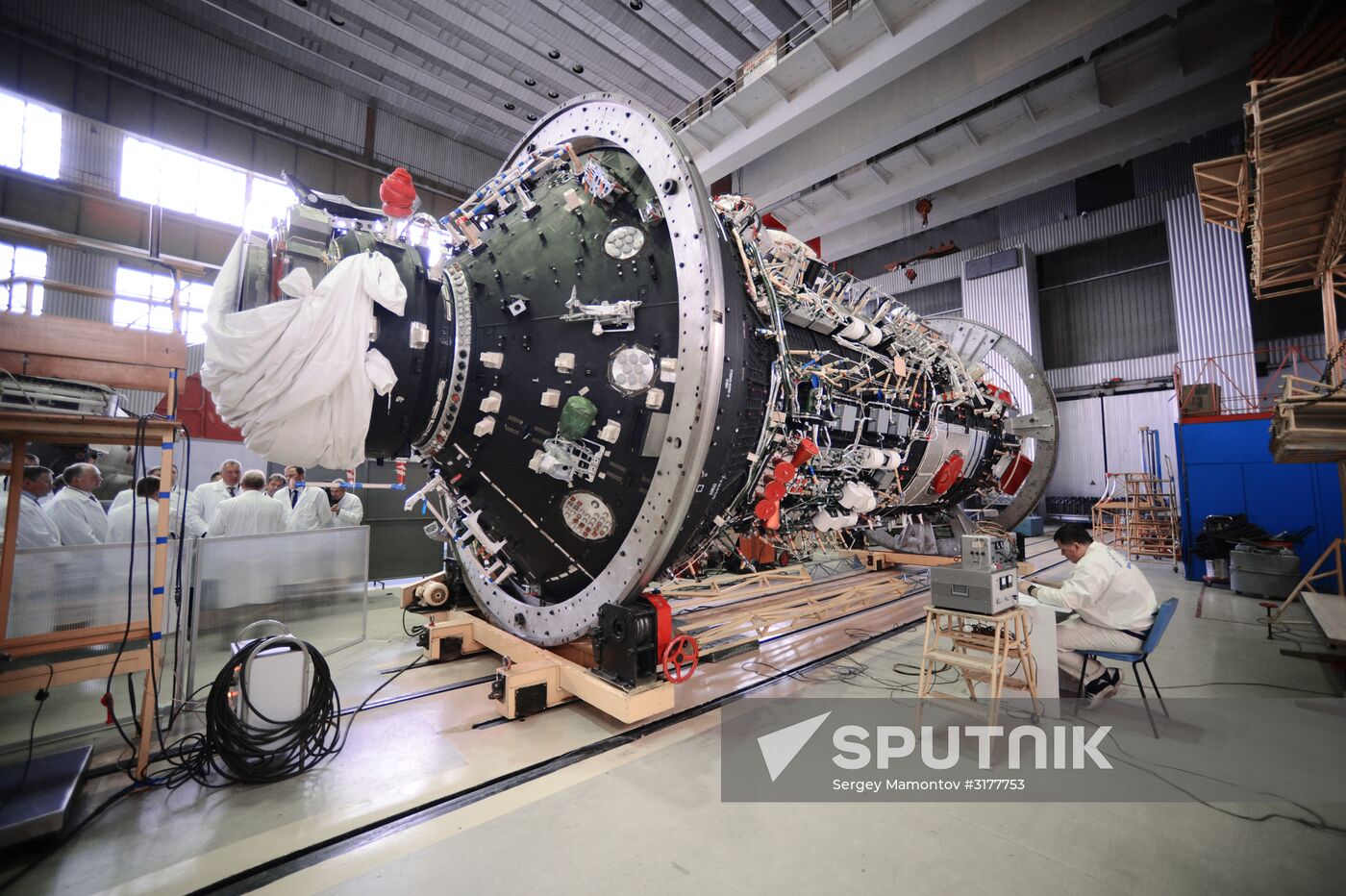 Deputy Prime Minister Dmitry Rogozin chairs meeting at Khrunichev space research center