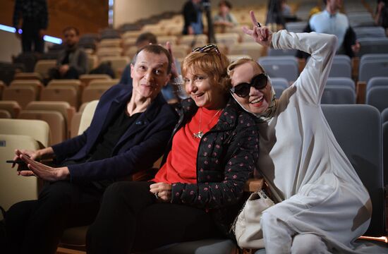 Meeting of Oleg Tabakov Theater company prior to new theater season