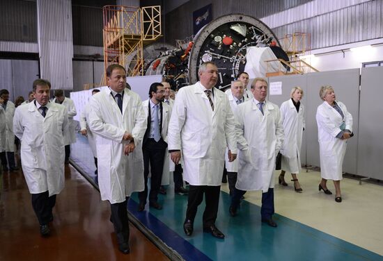 Deputy Prime Minister Dmitry Rogozin chairs meeting at Khrunichev space research center