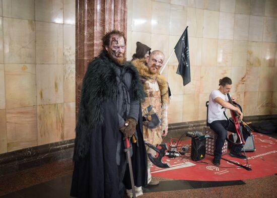 Game of Thrones characters in Moscow metro