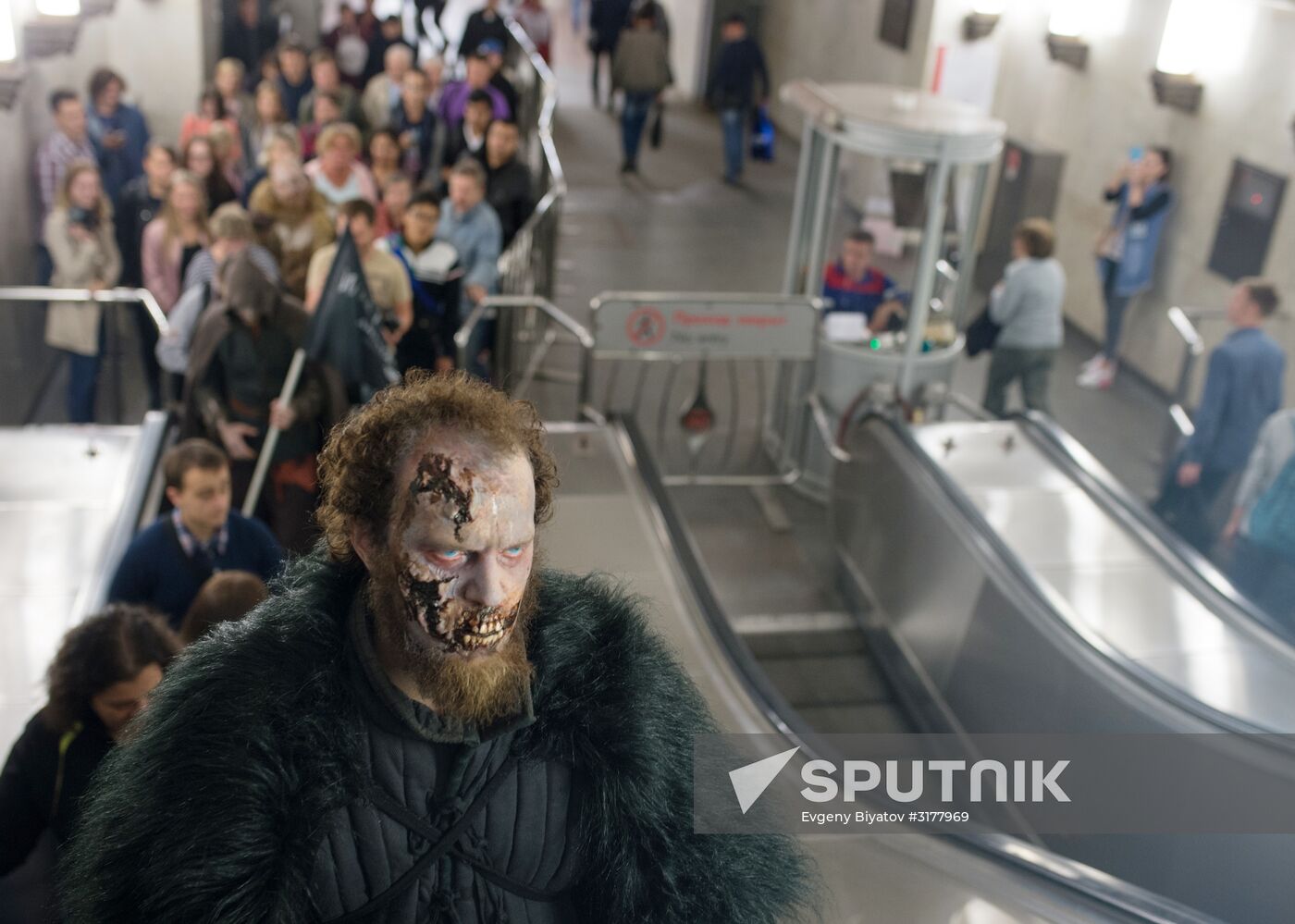 Game of Thrones characters in Moscow metro