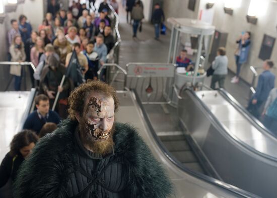Game of Thrones characters in Moscow metro