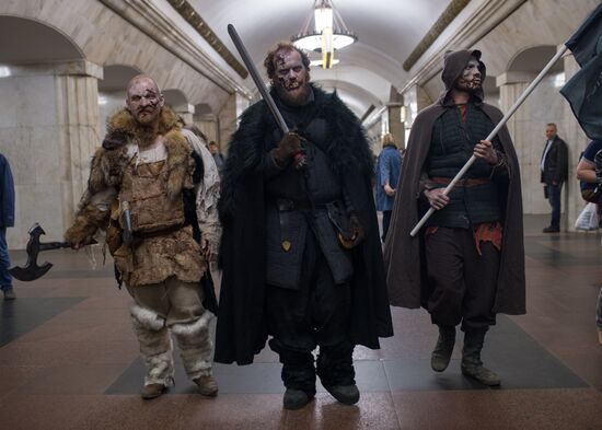 Game of Thrones characters ride in Moscow metro