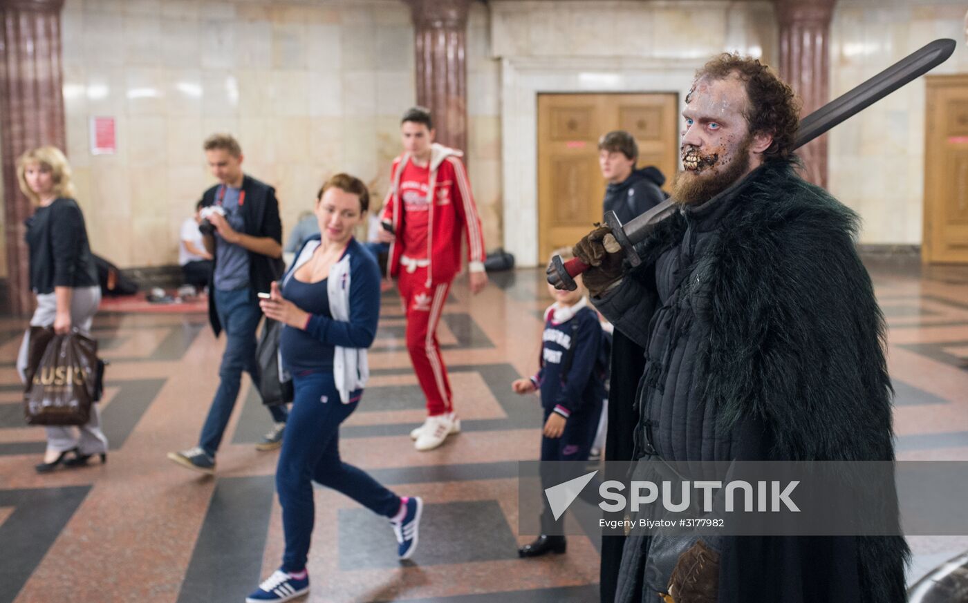 Game of Thrones characters ride in Moscow metro