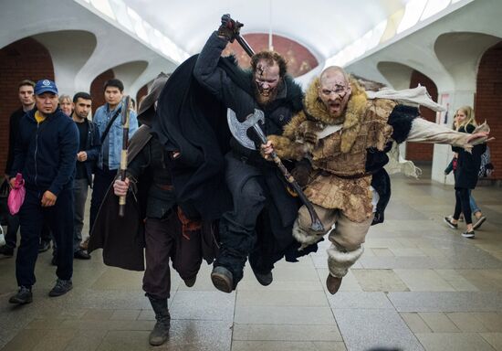 Game of Thrones characters ride in Moscow metro