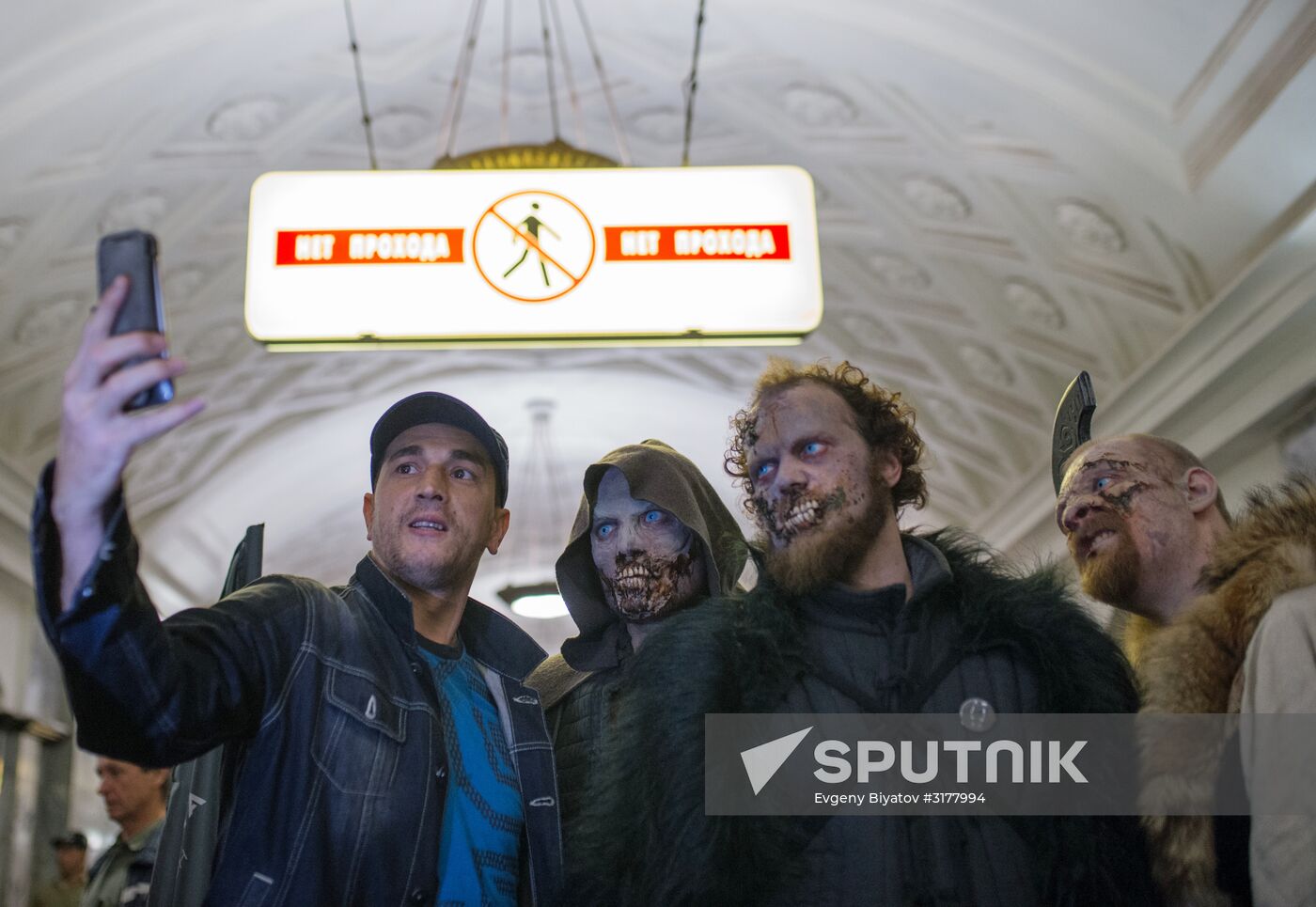Game of Thrones characters ride in Moscow metro