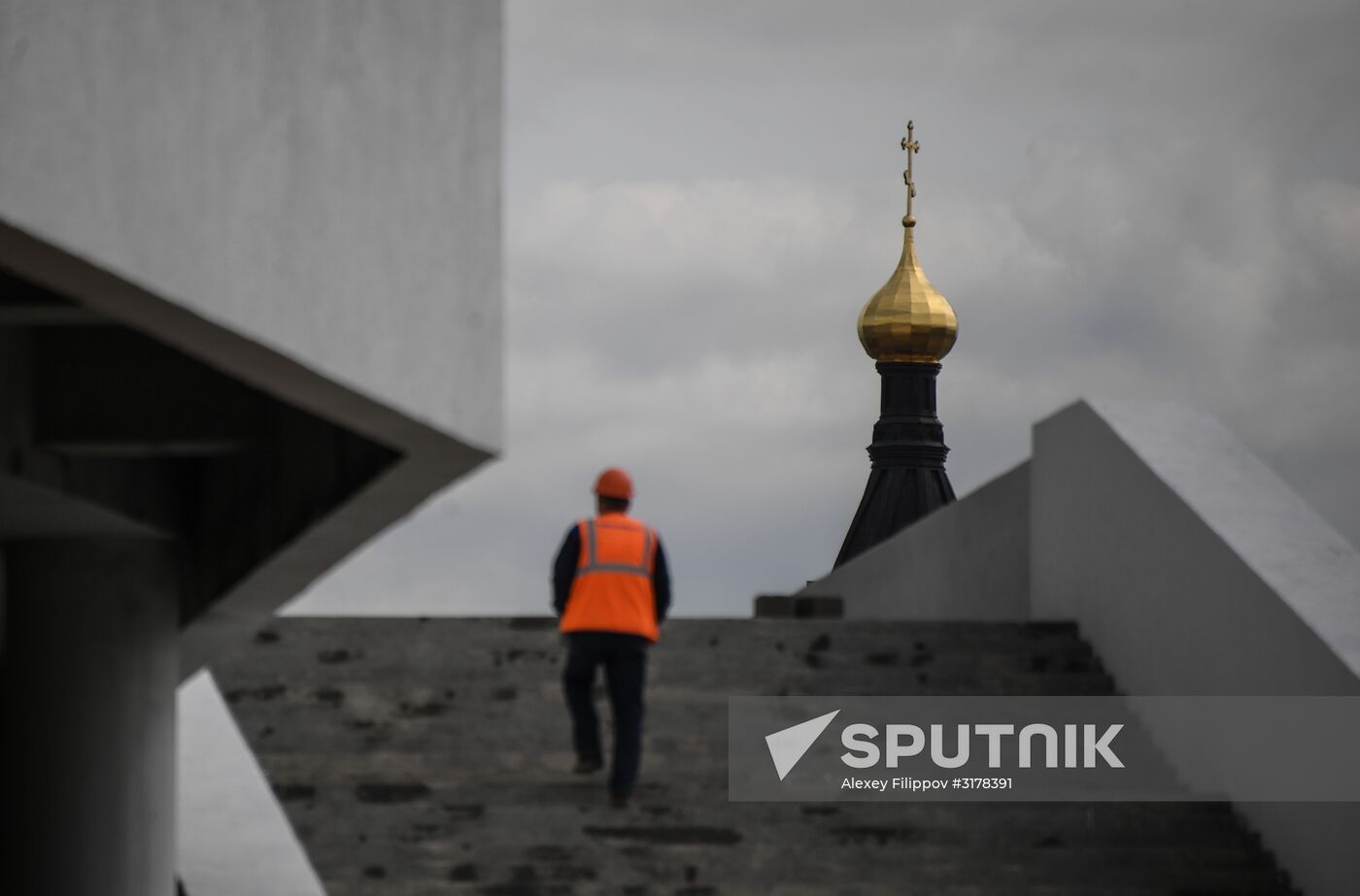 Nizhny Novgorod stadium under construction