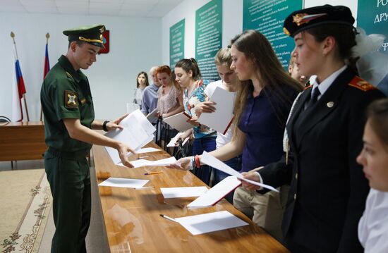 Young women enrolled to Krasnodar Aviation Institute to get flight profession