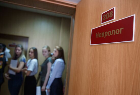 Young women enrolled to Krasnodar Aviation Institute to get flight profession