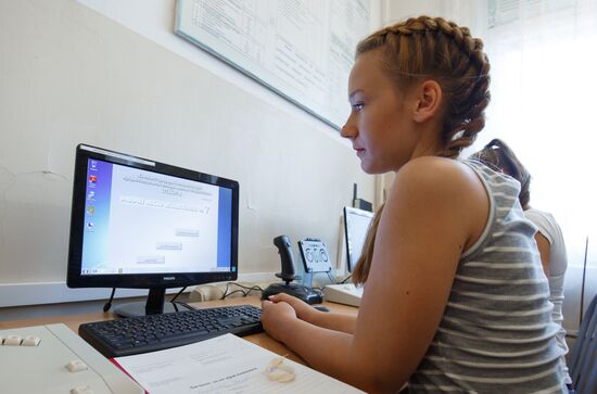 Young women enrolled to Krasnodar Aviation Institute to get flight profession