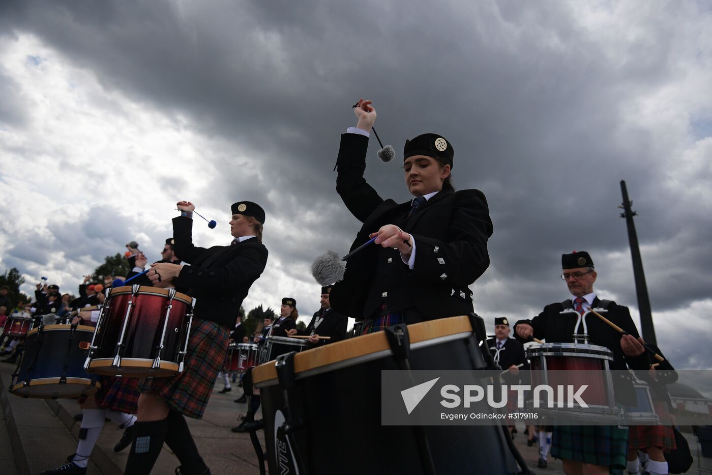 Procession by participants in Spasskaya Tower festival