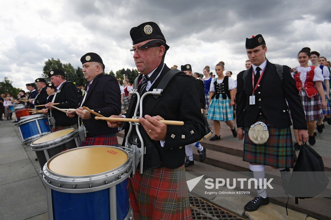 Procession by participants in Spasskaya Tower festival