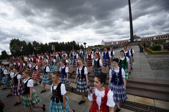 Procession by participants in Spasskaya Tower festival