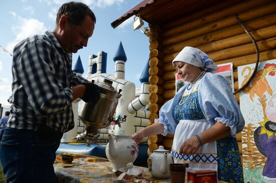 Until Dawn village art festival in Novosibirsk Region