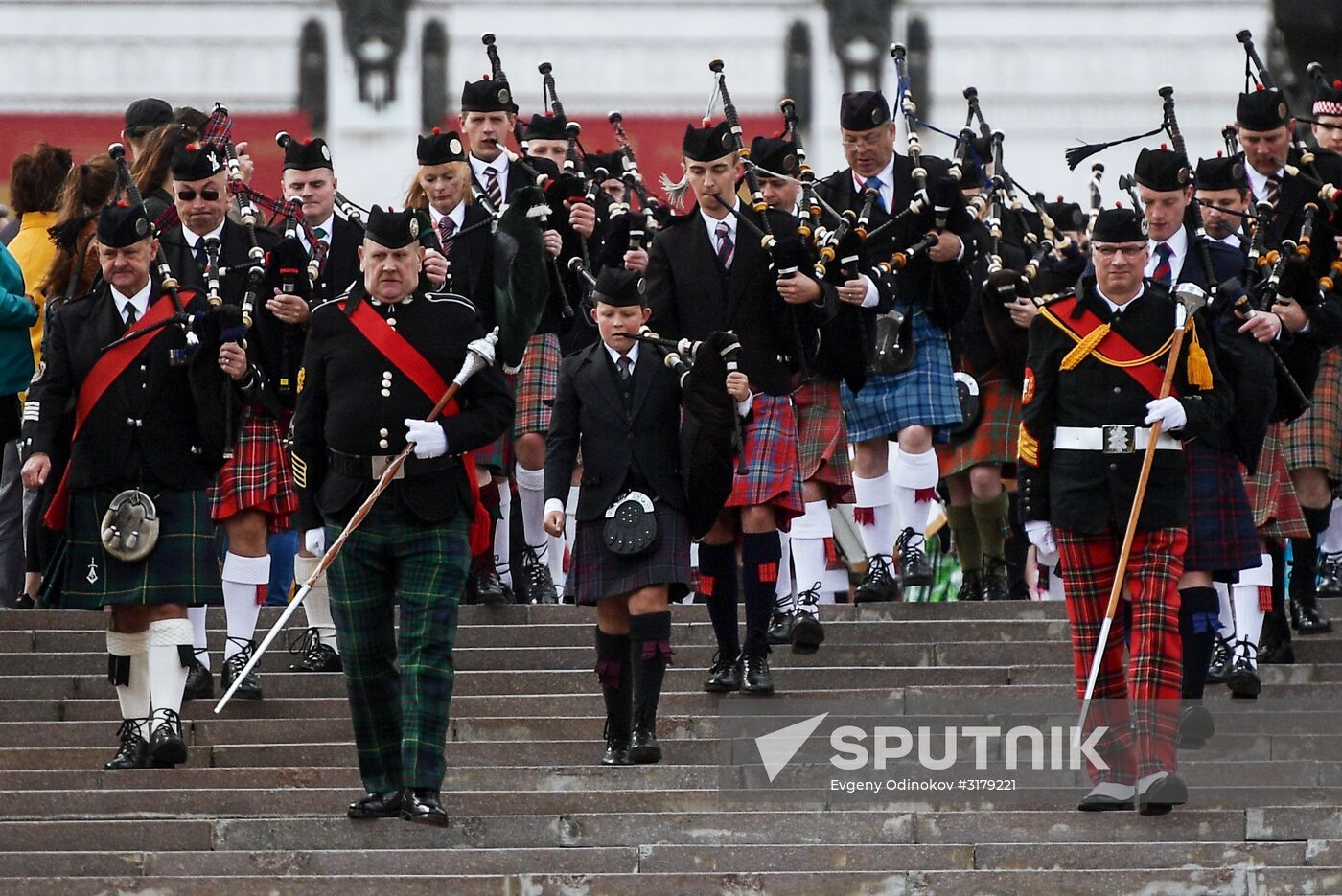 Procession by participants in Spasskaya Tower festival