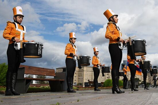 Procession by participants in Spasskaya Tower festival