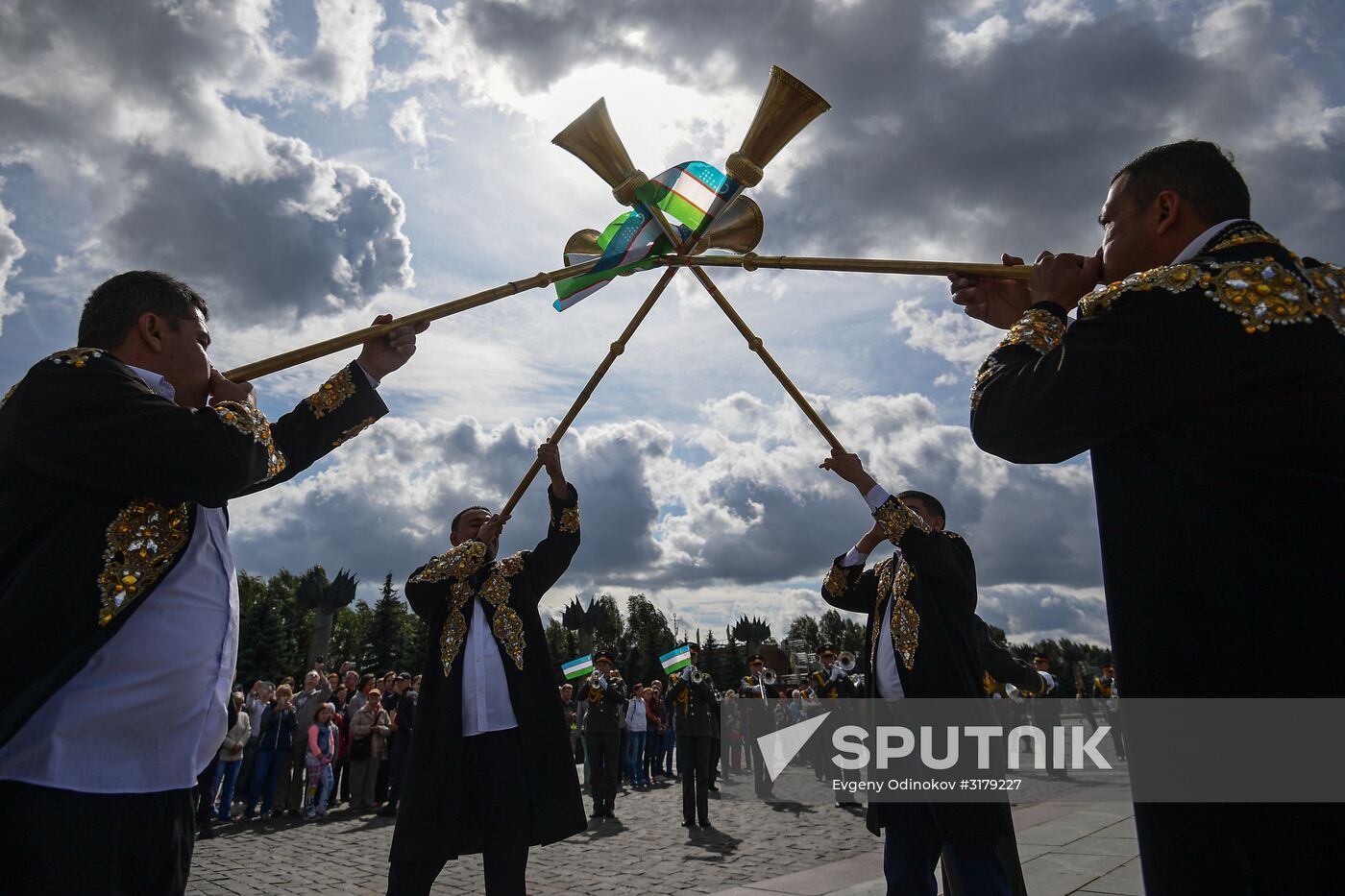 Procession by participants in Spasskaya Tower festival