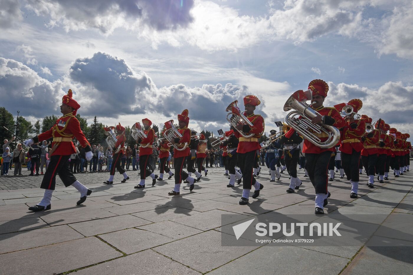 Procession by participants in Spasskaya Tower festival