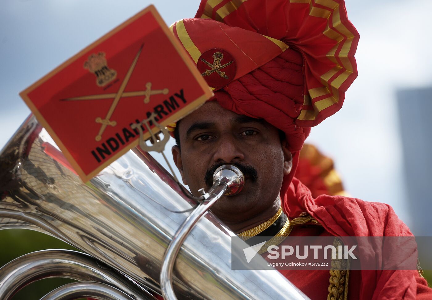 Procession by participants in Spasskaya Tower festival