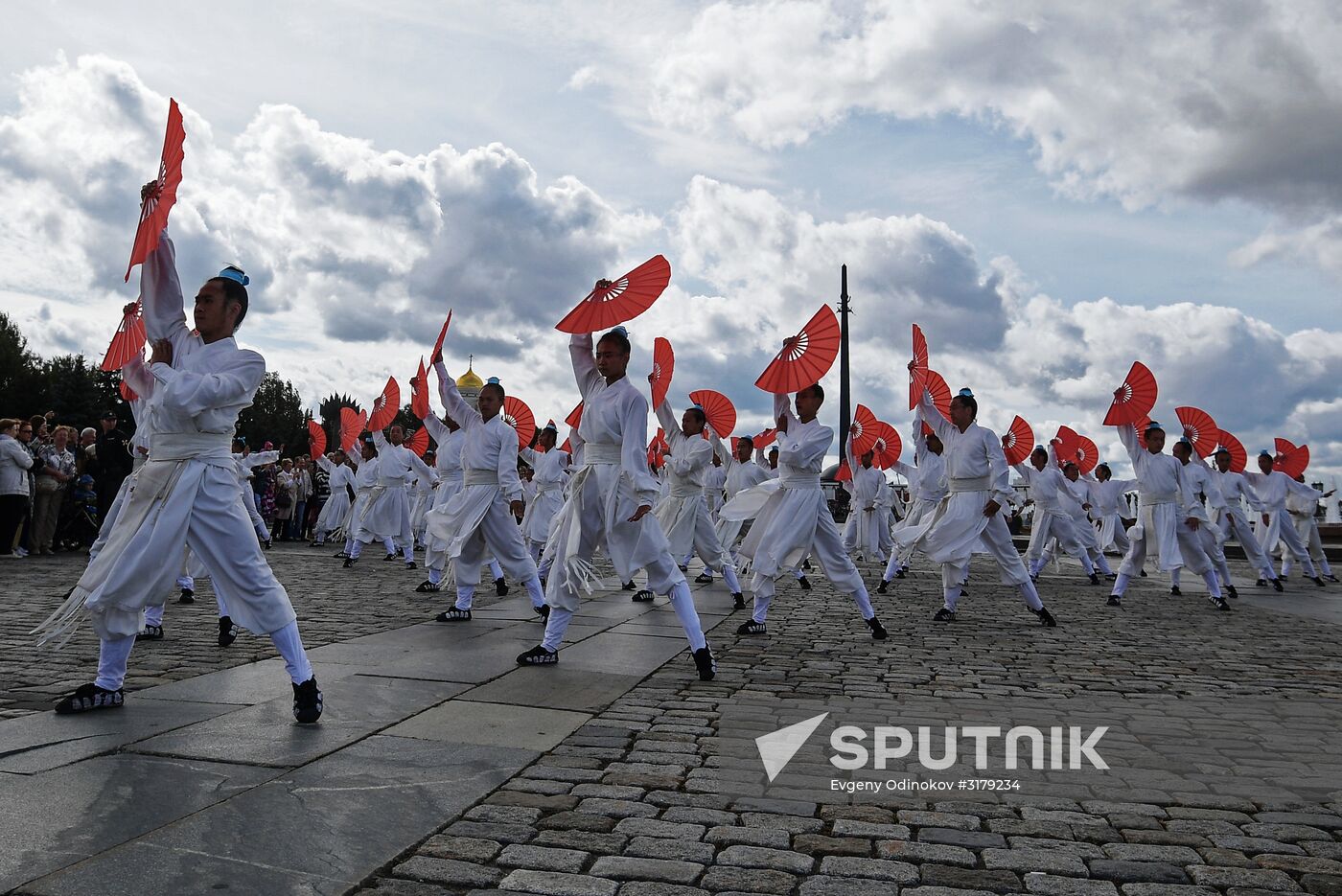 Procession by participants in Spasskaya Tower festival