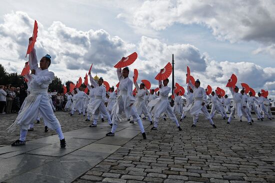 Procession by participants in Spasskaya Tower festival