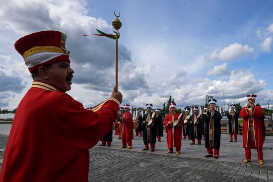 Procession by participants in Spasskaya Tower festival