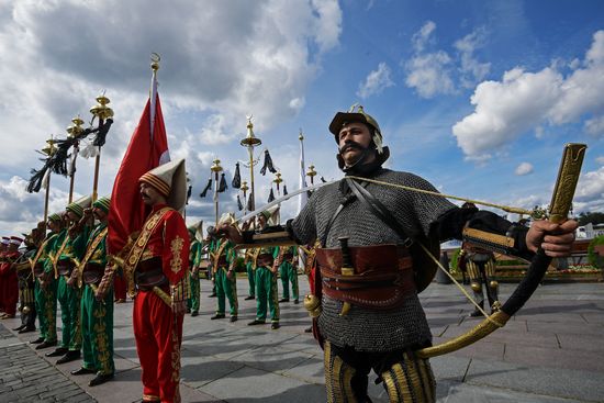 Procession by participants in Spasskaya Tower festival