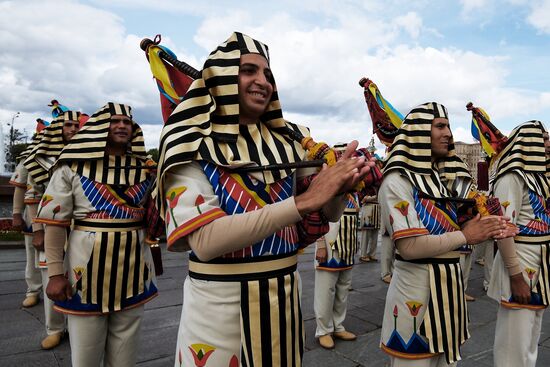 Procession by participants in Spasskaya Tower festival
