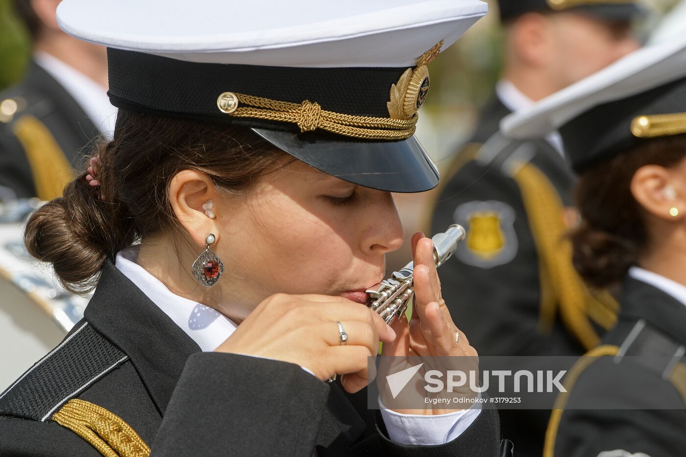 Procession by participants in Spasskaya Tower festival