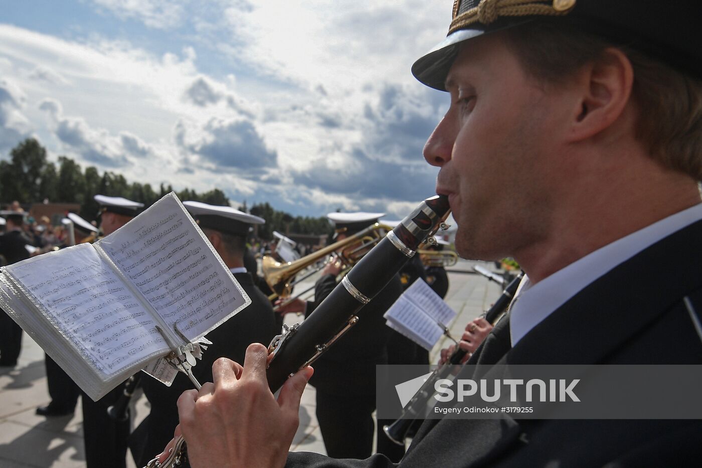 Procession by participants in Spasskaya Tower festival