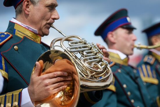 Procession by participants in Spasskaya Tower festival