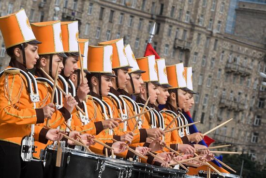 Procession by participants in Spasskaya Tower festival