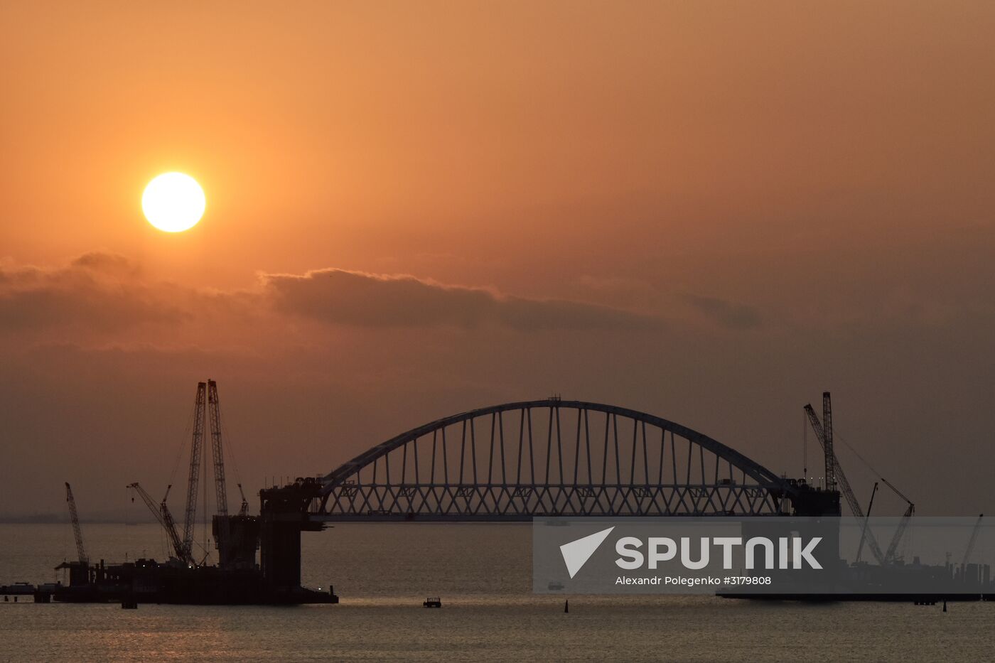 Building the Crimean Bridge