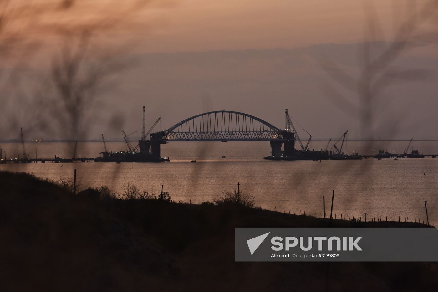 Building the Crimean Bridge