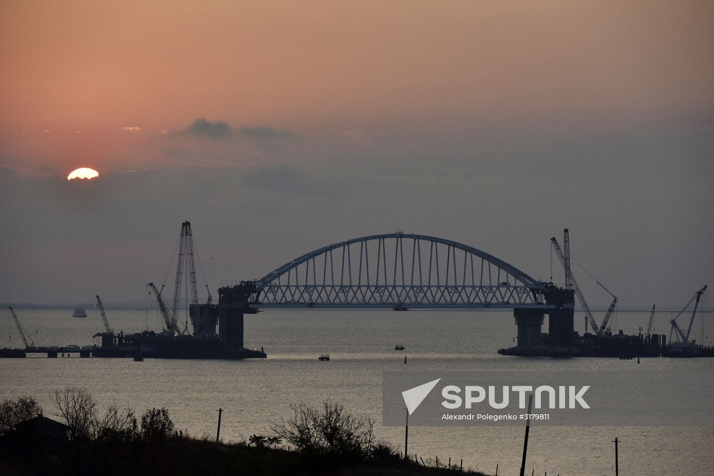 Building the Crimean Bridge