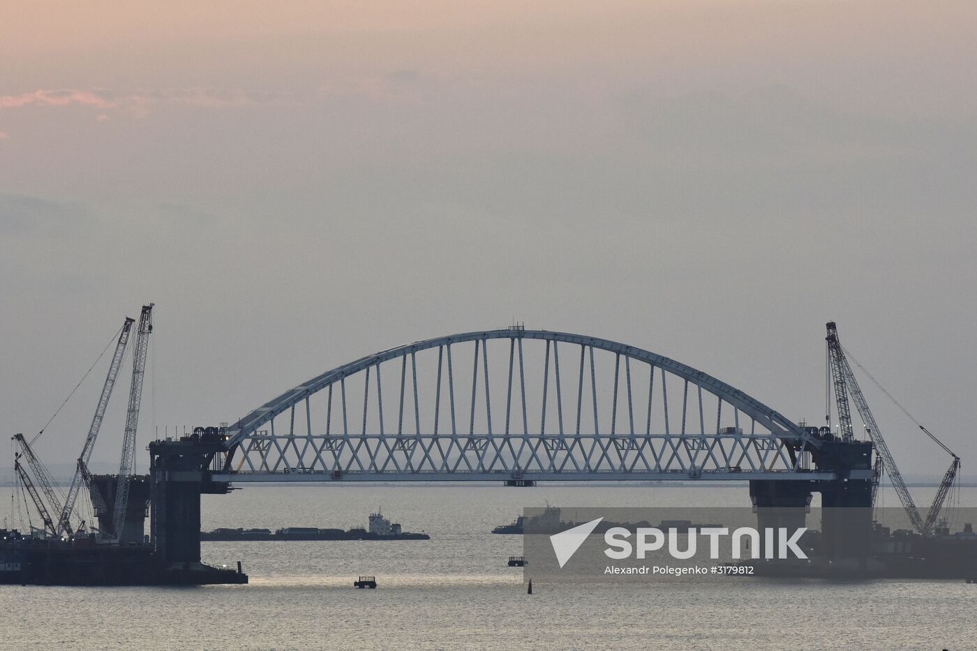 Building the Crimean Bridge