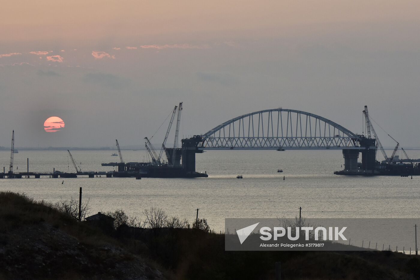 Building the Crimean Bridge