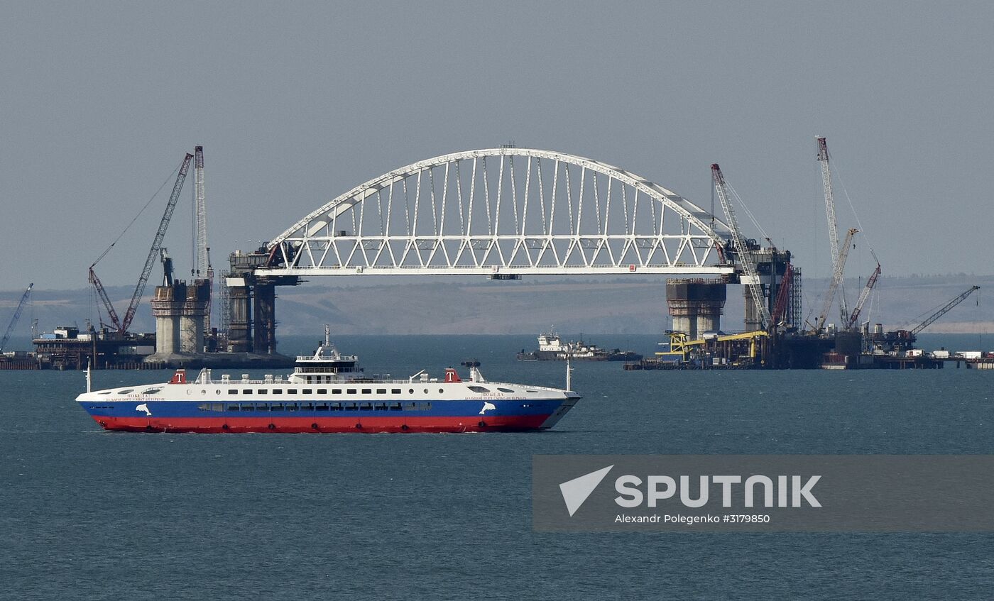 Building the Crimean Bridge