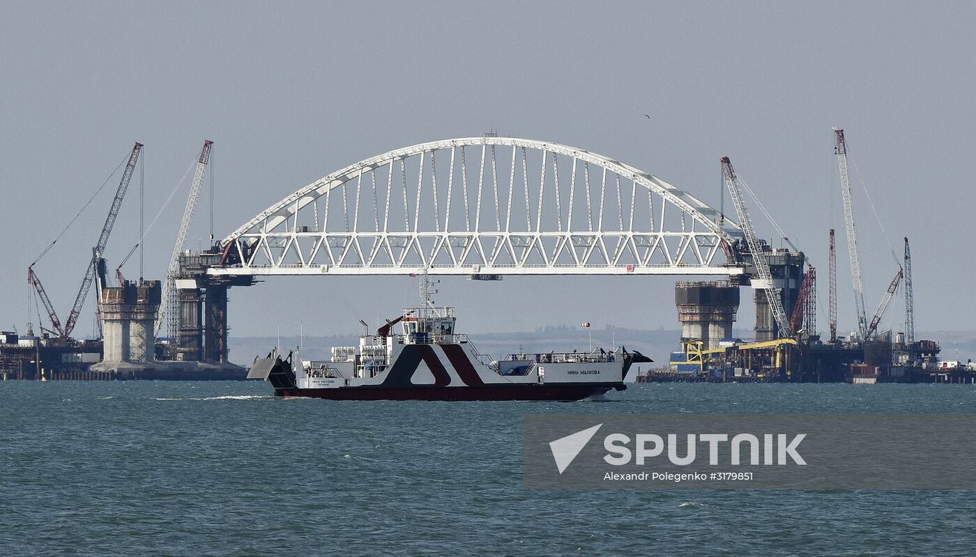 Building the Crimean Bridge